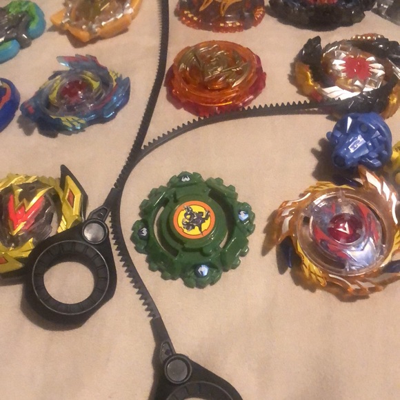 Hasbro BEYBLADE Lot - Picture 10 of 11